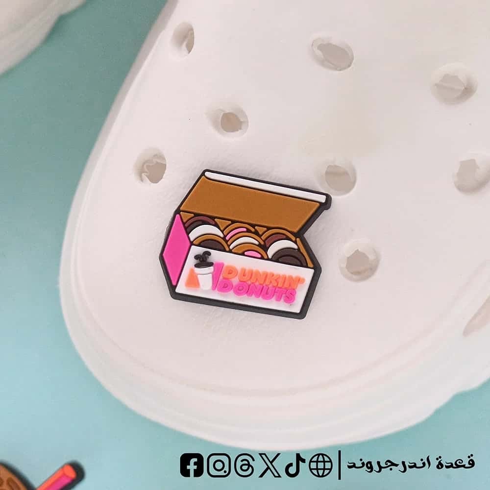 26O1ZFZCpvIvF8weEWQGJdjyoH1oqS7cUQhWnvgl.jpg Dunkin Donuts box- crocs charms - الصورة 1