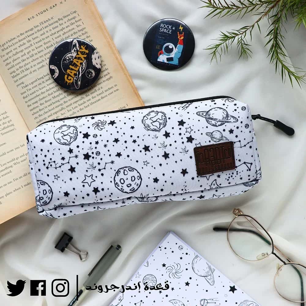 2QMbWocDbdbYLzUsNCWzZ50mByOU3KTcL0FXCNrd.jpg White Stars -Pencil Case - الصورة 1