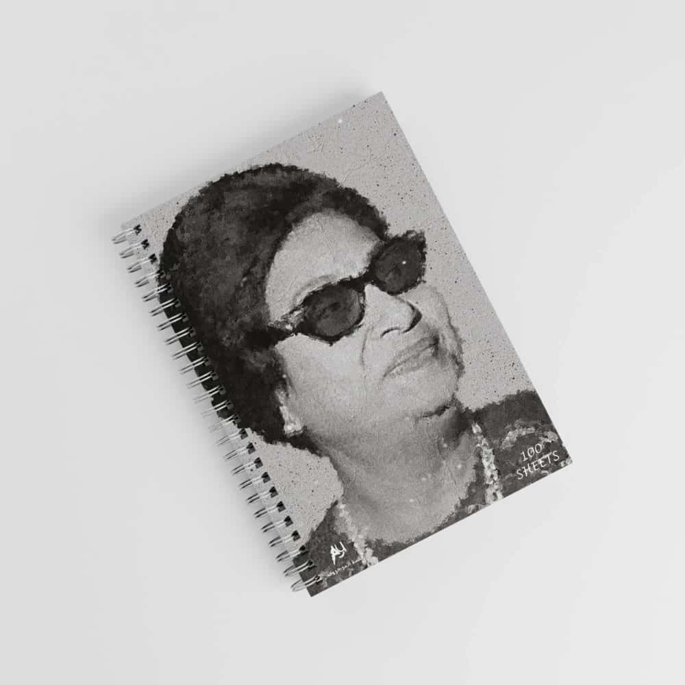 J8fGNkRB1JEN813jDMub8TzcHn4cyagIdJ7Kj23N.jpg Om Kalthom black -note - الصورة 1