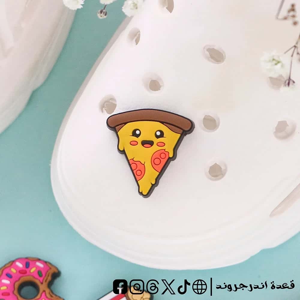 nbTBXveAoSsXvXrPP7EKmA65TmbvFUQeb2pb2YGV.jpg Pizza- crocs charms - الصورة 1