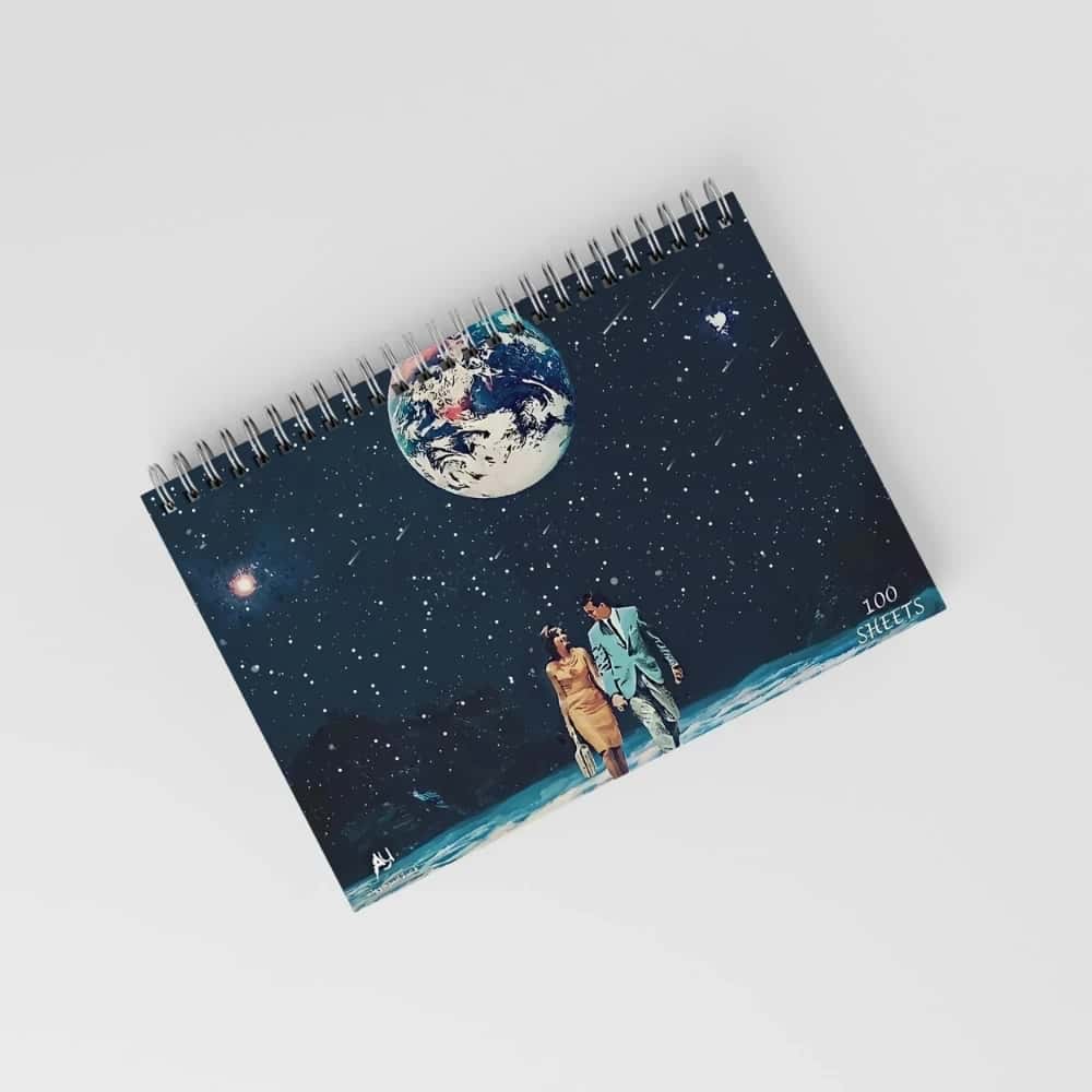 pnCcXjqxruueNv7ULAzei9Ckh6KjSZcHp7NaDDzX.jpg Couple in Space -note - الصورة 1